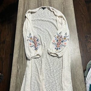 Flowered bell sleeved cardigan from Art Class